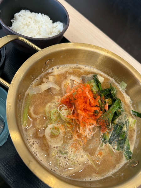 「もつ鍋らーめん小盛りごはんセット980円」@ゆで太郎 新座野火止店の写真