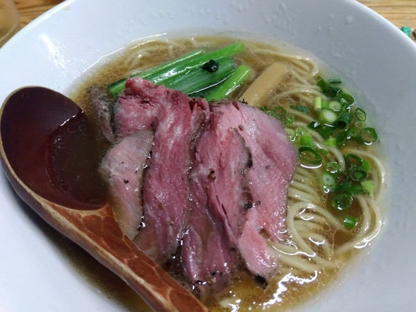 「牛骨あっさりラーメン(醤油)900円」@麺榮 王様のラーメンの写真