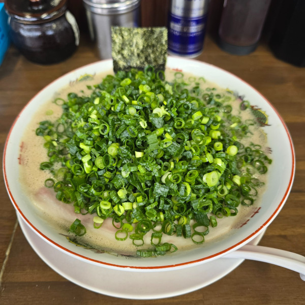 「ねぎラーメン バリカタ」@博多ラーメン 洋ちゃん食堂の写真