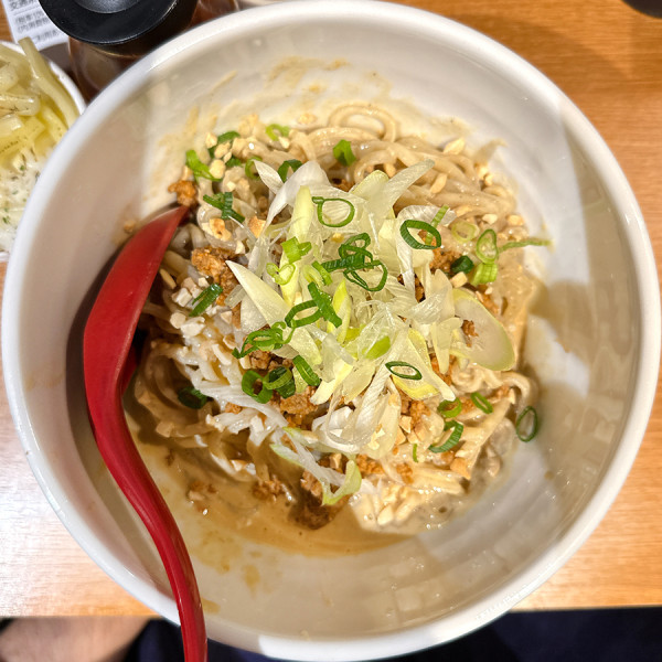 「【5月限定】冷やし汁なし担々麺＋〆ご飯（ハーフ）」@らーめん蓮 三軒茶屋店の写真