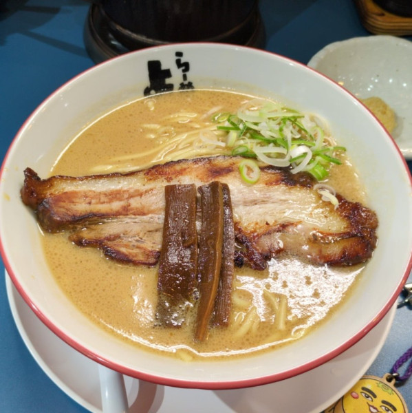 「トンコツらーめん」@らーめん よし丸の写真