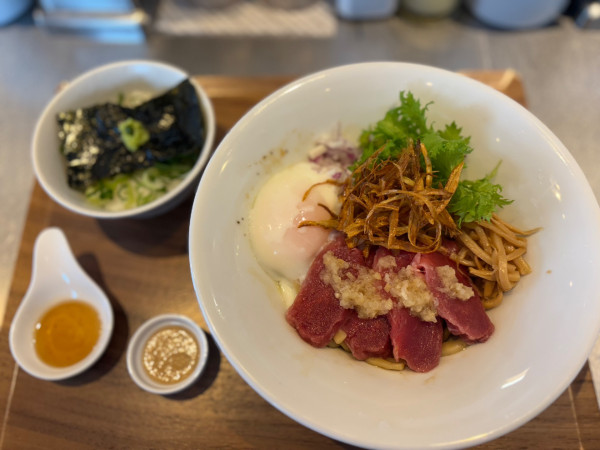 「馬刺しまぜそば」@麺や くろえもんの写真