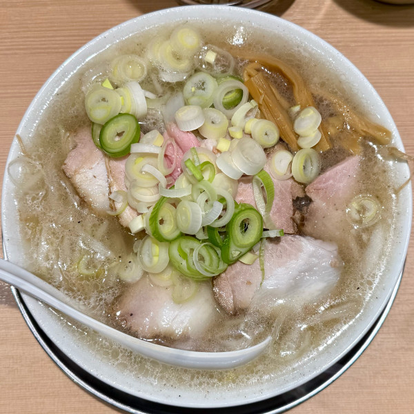 「札幌塩ラーメン（麺少なめ）¥1,200」@札幌六坊の写真
