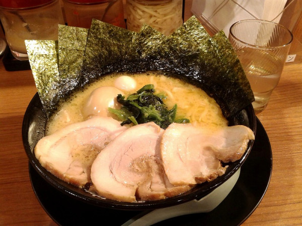 「MAXラーメン並盛(1180円)」@町田商店 東京ラーメン横丁店の写真