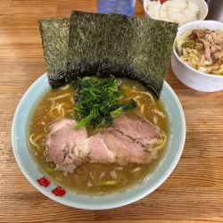 ラーメン850キャベチャー150少なめライス80