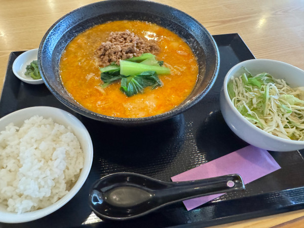 「担々麺900円（半ライスつき）」@蔵馬の写真