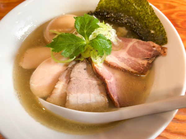 「特製手揉み中華そば・塩」@麺や晴心の写真