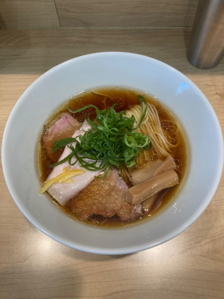 「淡麗醬油そば」@「七色の落書き」の写真