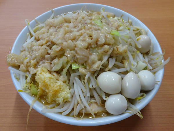 「小ラーメン（920円）＋ウズラ（100円）野菜ニンニクアブラ」@ラーメン二郎 仙台店2の写真