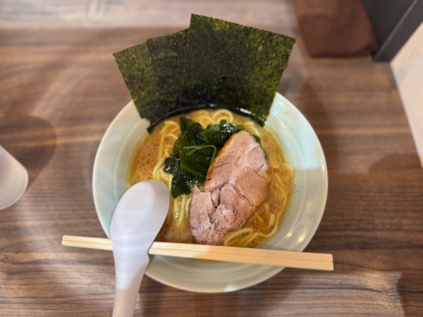 「ラーメン並 850円＊オープン記念価格500円」@ラーメン 吉田屋 森下本店の写真