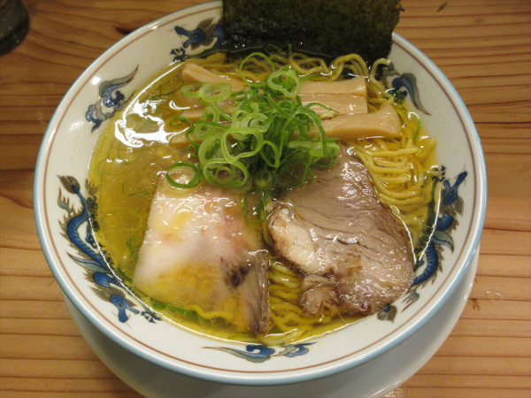 「中華そば塩（900円）」@永明中華そば店の写真