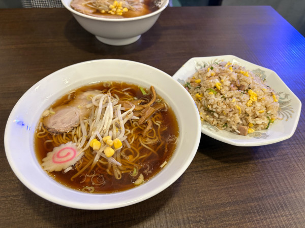 「ラーメン半チャーハンセット」@らーめんメルシーの写真
