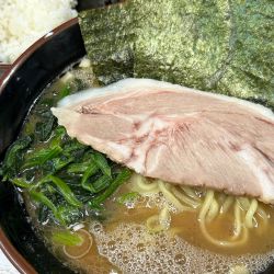 ラーメン並９００円　ライス小