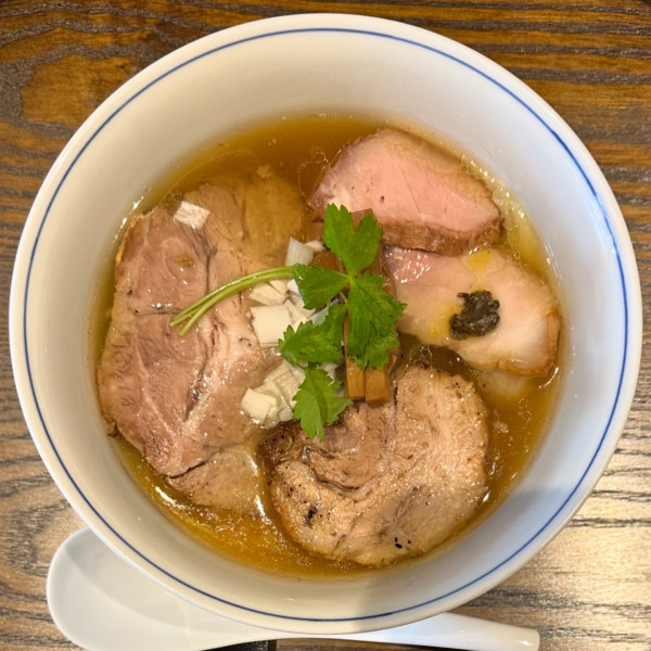 「特上白醤油らぁ麺」@らぁ麺や 嶋の写真