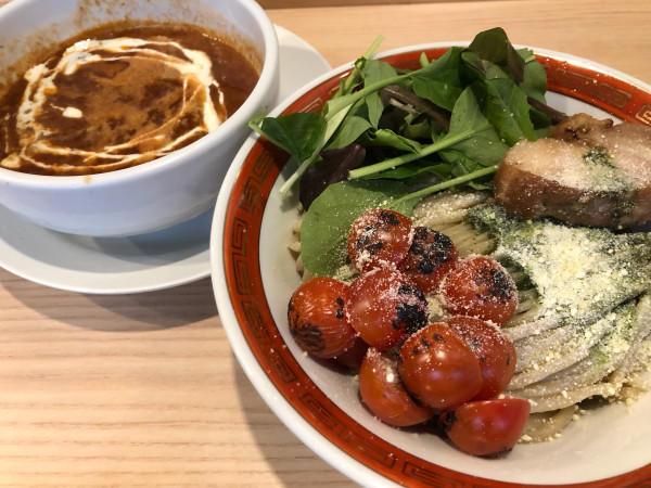 「海老味噌トマトつけ麺」@オリオン食堂の写真