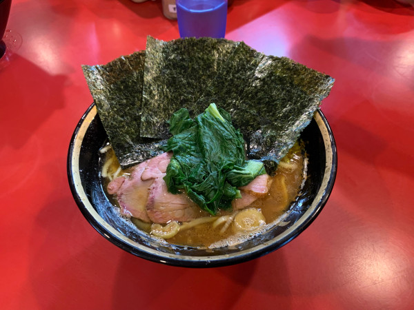 「ラーメン（固め濃いめ）880円」@家系総本山 ラーメン吉村家の写真