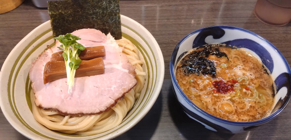 「(限定)濃厚ﾌﾞﾗｯｸつけ麺並」@ラーメンつけ麺 奔放の写真