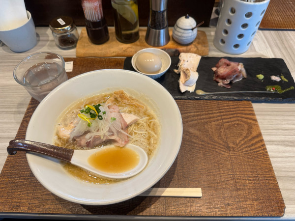 「鶏と水（濃厚）　【特製盛】」@つくばらーめん 鬼者語 -オニモノガタリ-の写真
