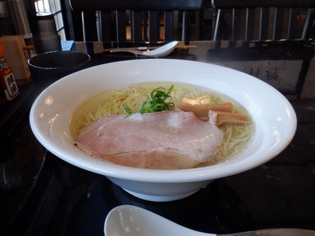 「地鶏の中華そば　塩」@中華そば 松風の写真