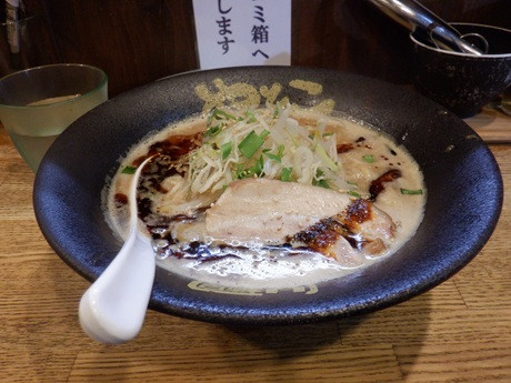 「ラーメン」@三代目やっとこ 六天魔の写真