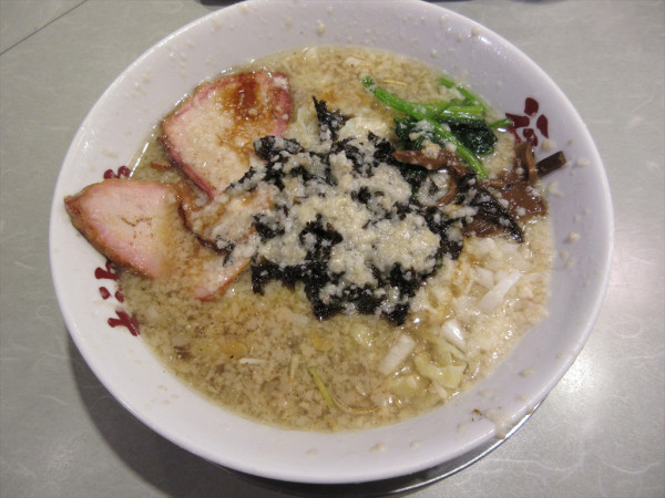 「中華そば（900円）」@背脂中華そばと餃子 福鳳 荻窪店の写真