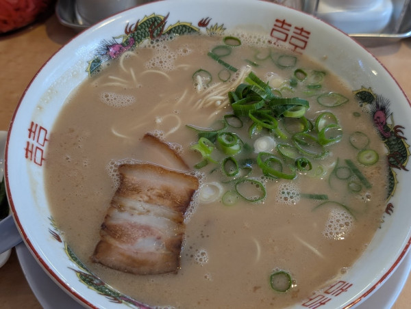 「ラーメン麺やわ」@長浜ラーメン 南州屋の写真
