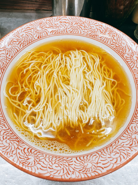 「煮干し白醤油 かけver」@麺や 睡蓮の写真