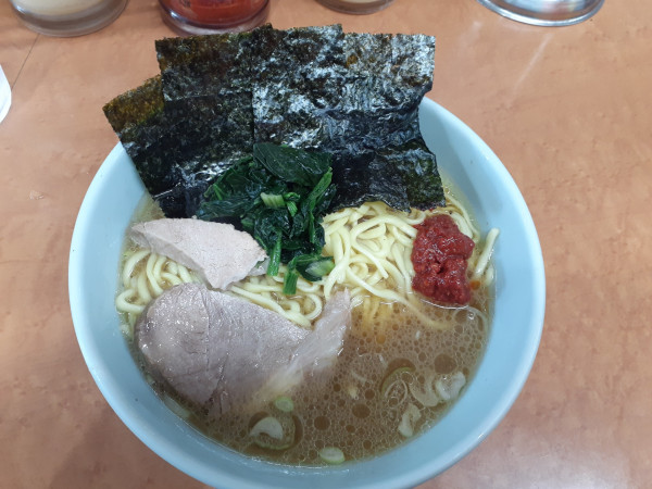 「ラーメン」@横浜ラーメン 町田家 新百合ヶ丘店の写真