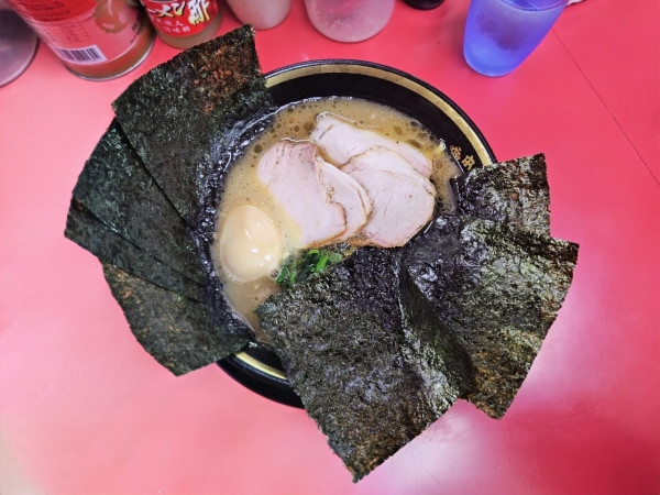 「チャーシューメン+味付玉子+のり」@はじめ家の写真