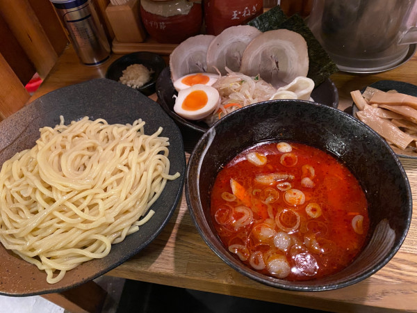「特製辛味つけ麺＋メンマ」@つけ麺屋 やすべえ 赤坂店の写真