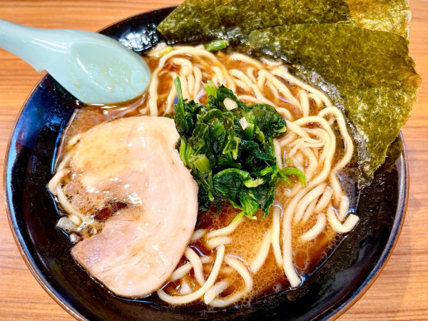 「黒家系ラーメン（1000円）」@横浜家系ラーメン 壱角家 裾野店の写真