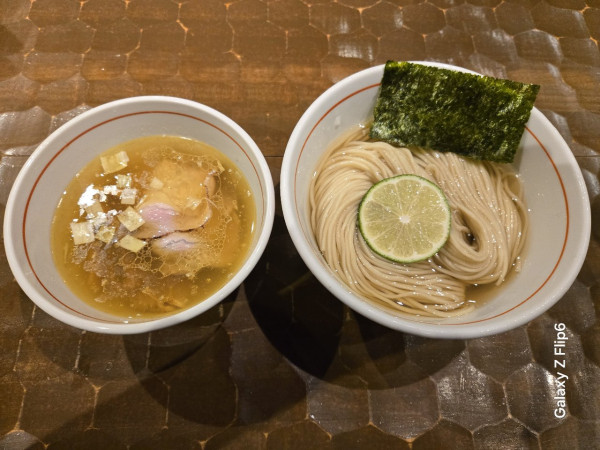 「昆布水つけ蕎麦(塩)」@特級鶏蕎麦 龍介 土浦学園通り店の写真