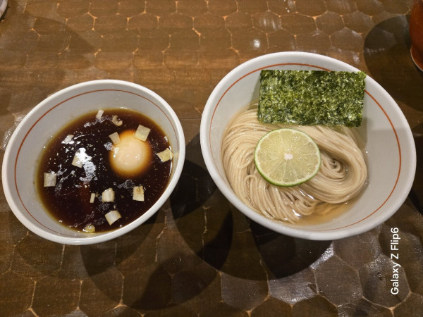 「昆布水つけ蕎麦(醤油)」@特級鶏蕎麦 龍介 土浦学園通り店の写真