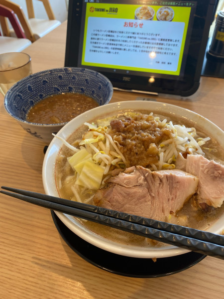 「二郎系ラーメン小ヤサイ少なめ鬼アブラ」@TAKUMI no JIROの写真