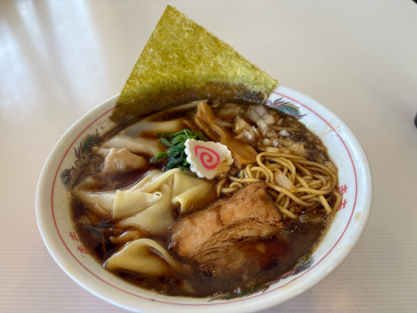 「あっさり煮干しワンタン950円」@中華そば 鈴乃家 鯉渕店の写真