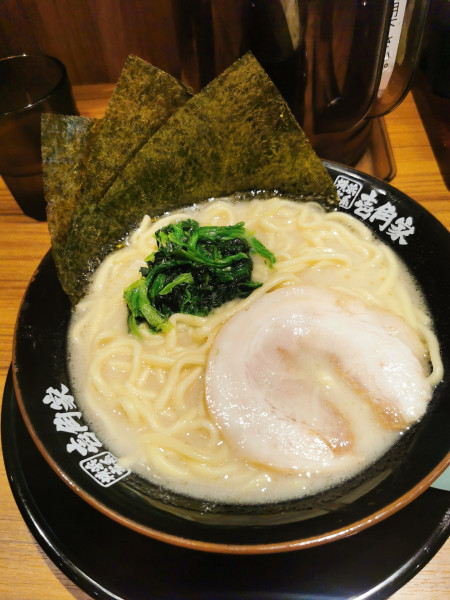 「ラーメン塩」@横浜家系ラーメン 壱角家 池袋西口店の写真