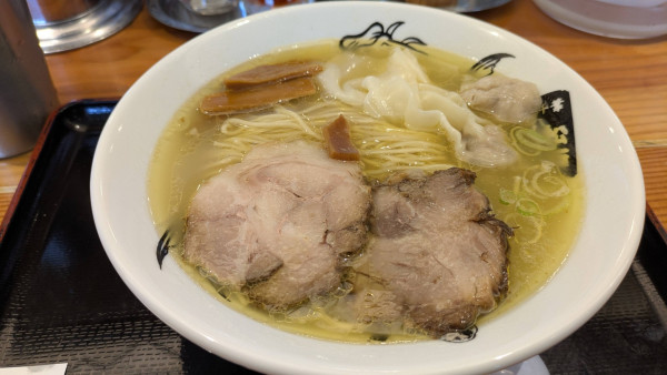 「ワンタン塩中華そば」@松戸中華そば 富田食堂 東千葉店の写真