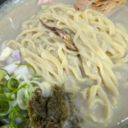食べる汚い昆布水麺