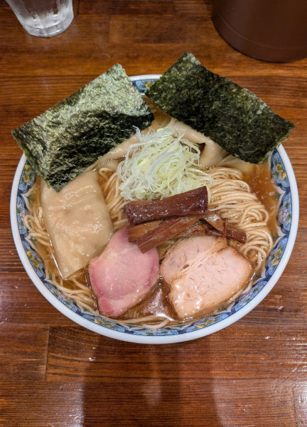 「奈つやのもちもち雲呑中華そば」@奈つやの中華そばの写真