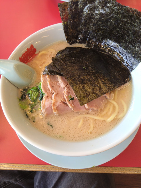 「醤油チャーシュー麺 　海苔5枚(トッピング)」@ラーメン山岡家 大田原店の写真