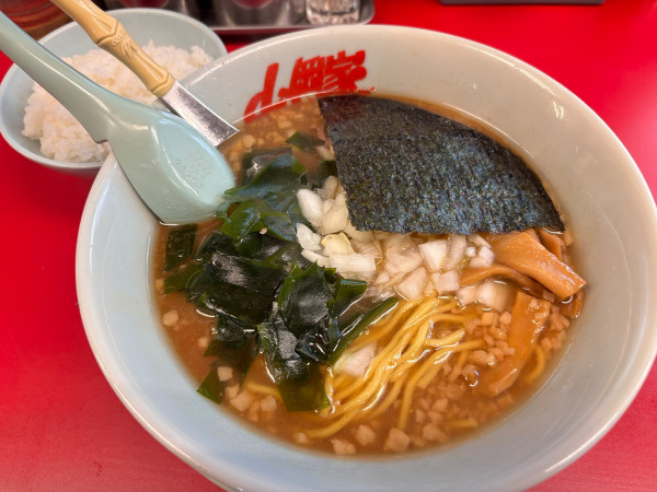 「【地域限定】プレミアム醤油とんこつ」@ラーメン山岡家 上越店の写真