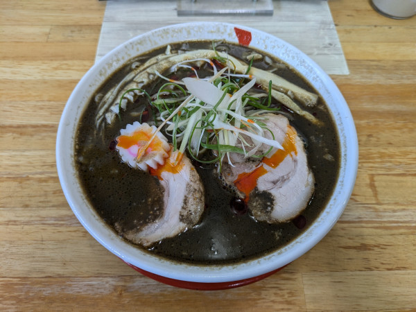 「黒ごま担々麺（大盛り）」@麺処にっ田屋の写真