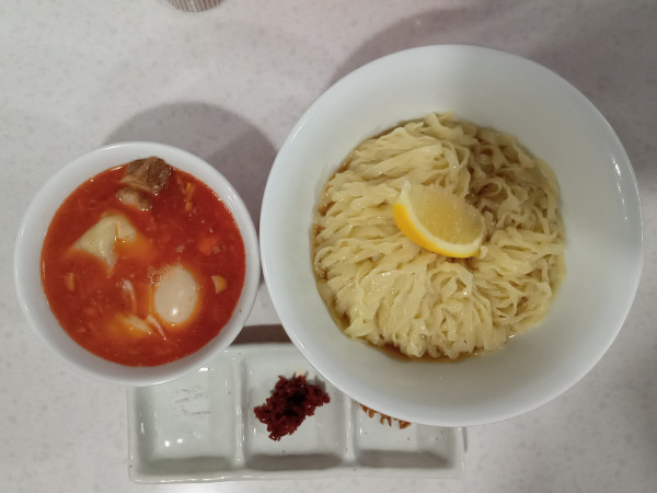 「【限定】平打ち手揉み麺の昆布水海老油塩つけ麺」@ラーメン星印の写真