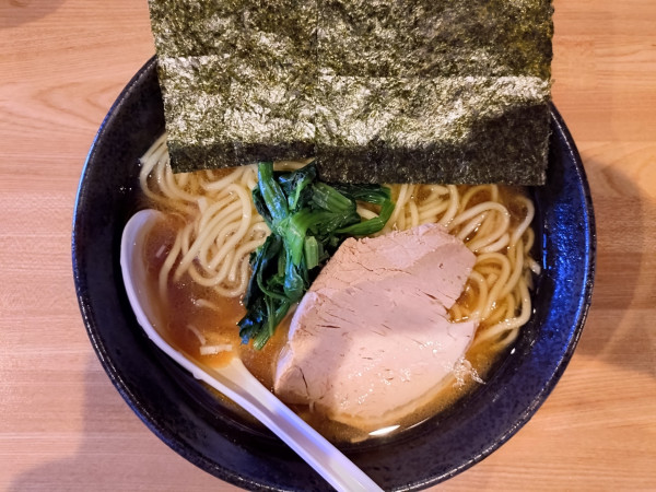「ラーメン中盛（固め、薄め、多め）」@家系らーめん やなぎやの写真