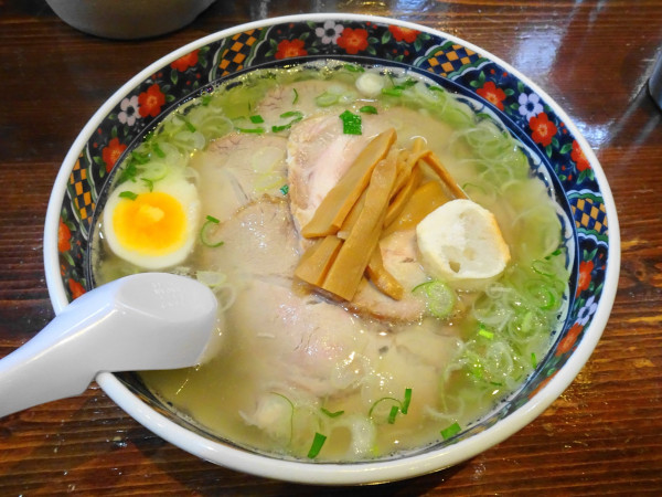 「塩チャーシュー麺（1,350円）」@函館麺厨房あじさい 紅店の写真