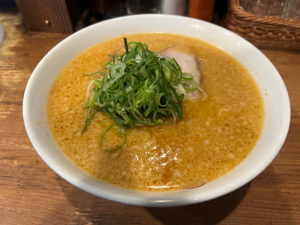 「辛にんにく麺」@らーめん一途の写真