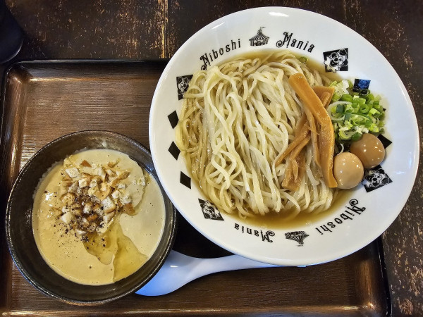 「【限定】浸からないクラムチャウダーの冷つけ蕎麦　1300円」@煮干結社 弘前店の写真