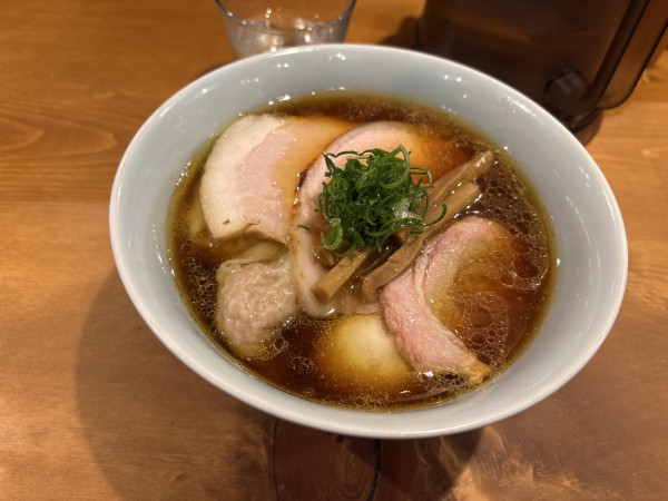 「中華そば特製」@中華そば しば田の写真