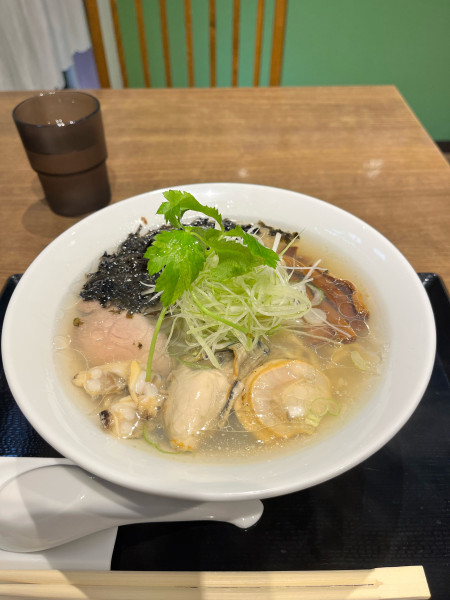 「貝と魚のあらの中華そば」@Fishmenの写真