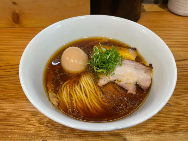 「地鶏醤油らぁ麺(¥1,000) 味玉(¥100)」@麺FACTORY JAWS 2ndの写真